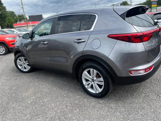 $15990 : 2018 Sportage image 5