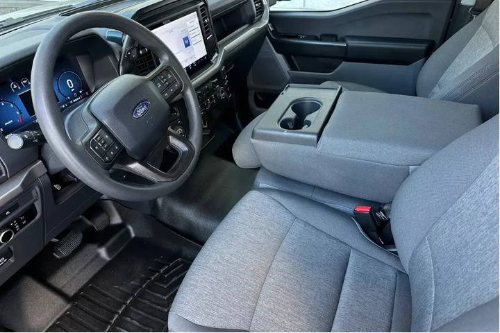 $39900 : Ford F-150 2025 4x4 XL 2dr R image 9