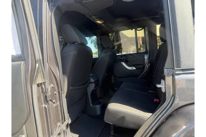 $18900 : 2016 Wrangler Unlimited Backc image 4
