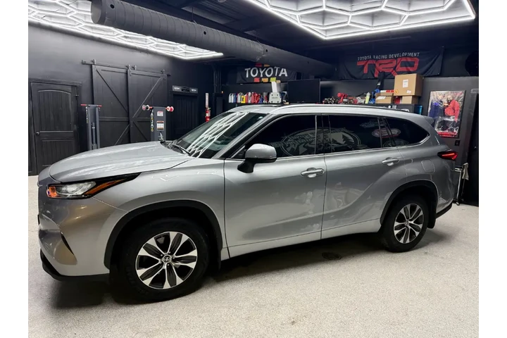 $18995 : 2020 Highlander image 6