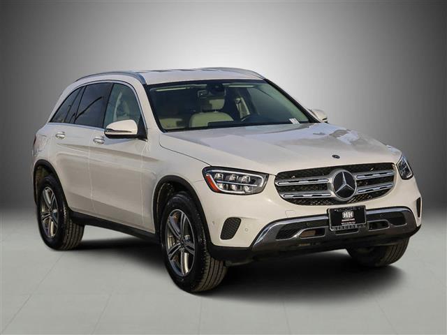 $28990 : Pre-Owned 2021 Mercedes-Benz image 3