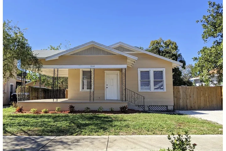 $890 : Fully renovated Single home image 1