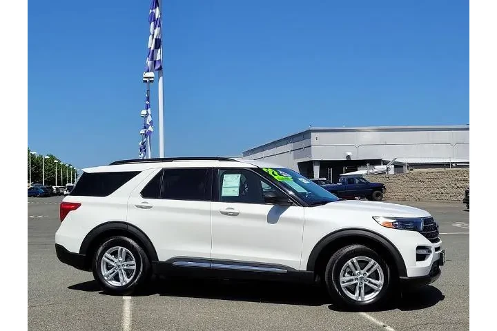 $27700 : Ford Explorer 2022 XLT 4dr S image 3