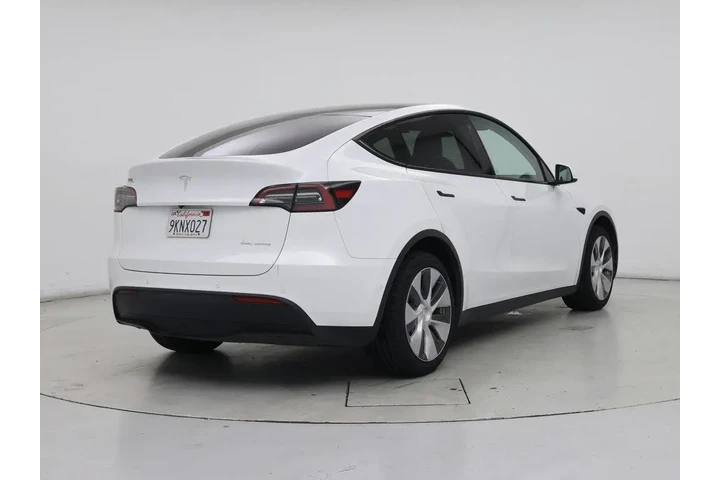 $29998 : Tesla Model Y 2021 AWD Long image 8