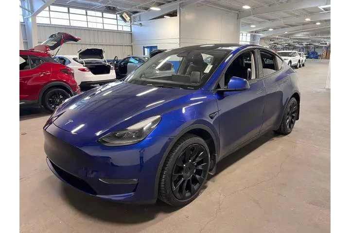 $31940 : Tesla Model Y 2023 AWD Long image 7