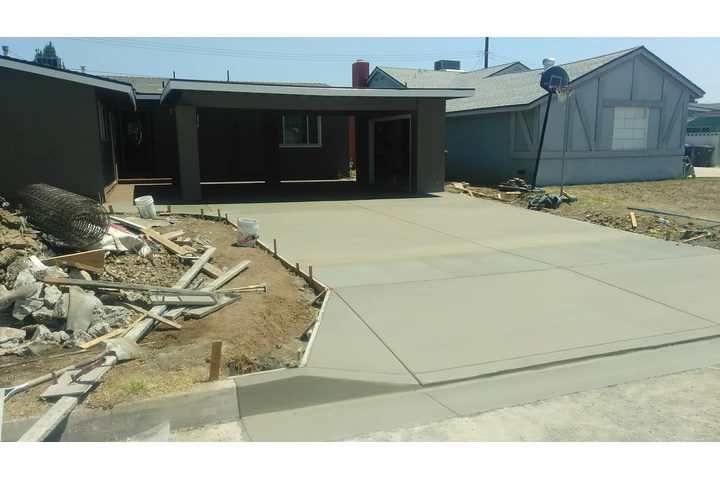 CONCRETE WORK/DRIVEWAYS image 5