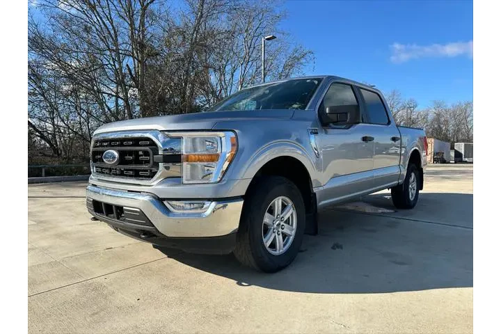 $35995 : Ford F-150 2022 4x4 XLT 4dr image 1