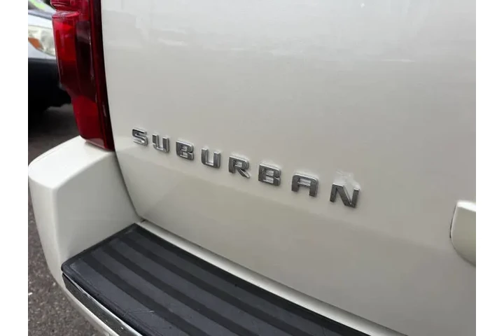 $16995 : 2010 Suburban LTZ image 9