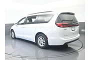 $23000 : Chrysler Pacifica 2022 Touri thumbnail