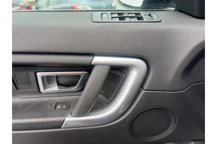 $10900 : 2017 Land Rover Discovery Spo image 10