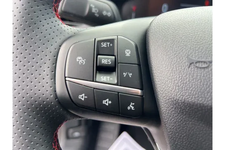 $25325 : Ford Escape 2024 AWD ST-Line image 8