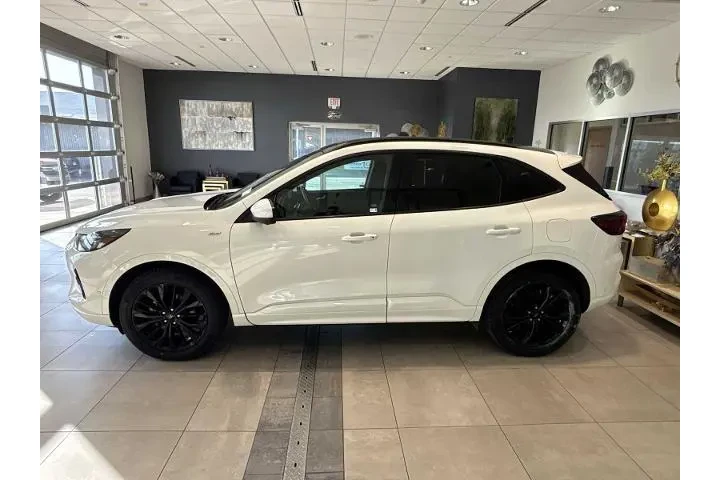 $27652 : Ford Escape 2023 AWD ST-Line image 6