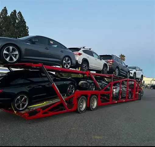Dueño operador jalando carros image 1