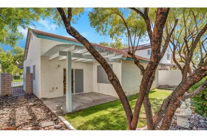 $2850 : 2052 Smoketree Village Cir UNI image 1