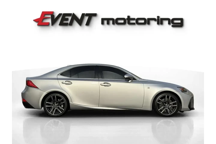 $20999 : 2018 IS image 3