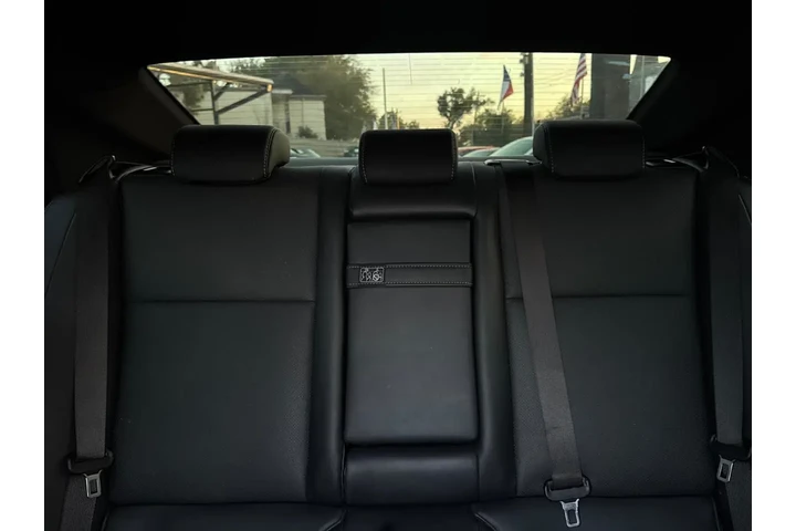 2022 IS 300 RWD image 3