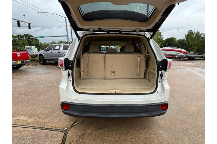 $15995 : 2015 Highlander image 10