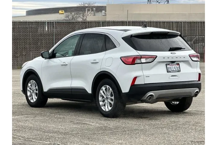 $19990 : Ford Escape 2022 SE 4dr SUV image 5