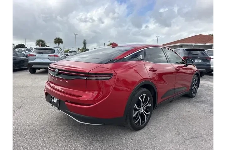 $31988 : Toyota Crown 2024 image 3