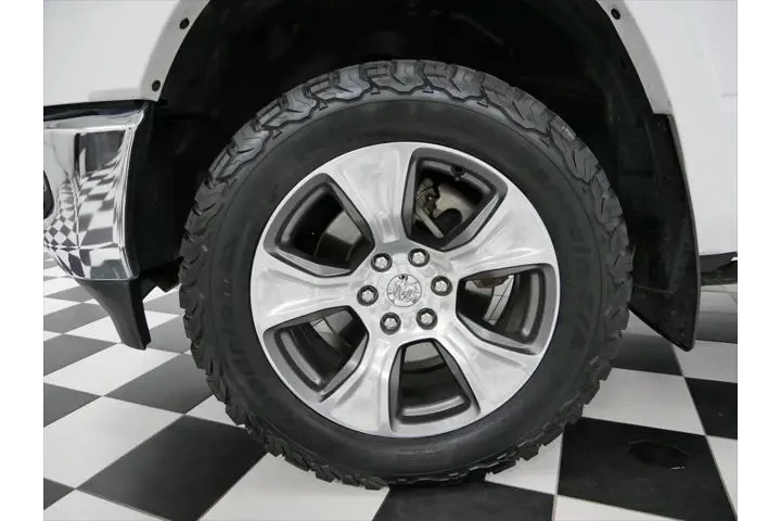 $31997 : Ram 1500 2021 4x4 Laramie 4d image 10