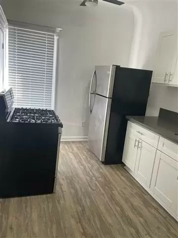 $1500 : 939 Valencia St image 6