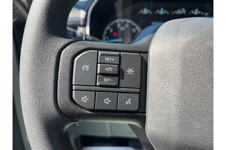 $33815 : Ford F-150 2023 4x4 Lariat 4 image 9