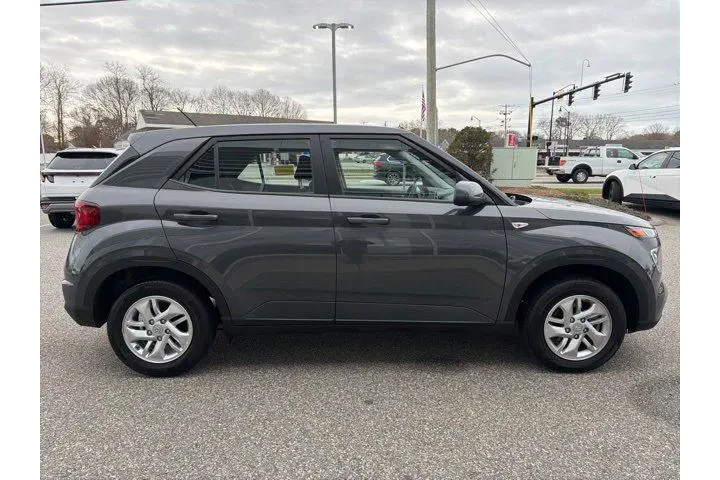$19977 : Hyundai VENUE 2025 SE 4dr Cr image 5