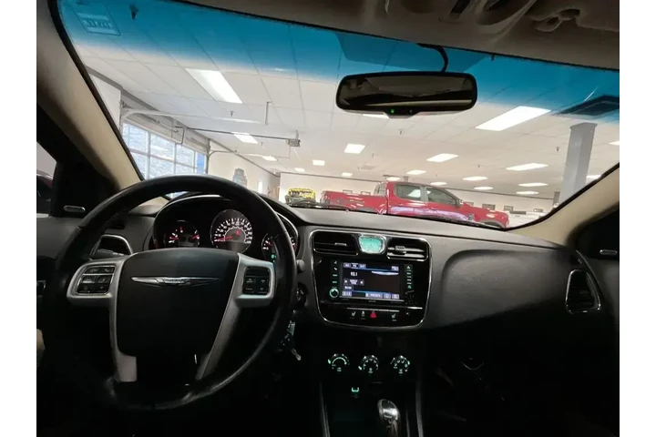 $9598 : Chrysler 200 2014 Limited 4d image 7