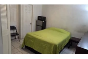 $900 : Cuarto todo incluido Kendall thumbnail