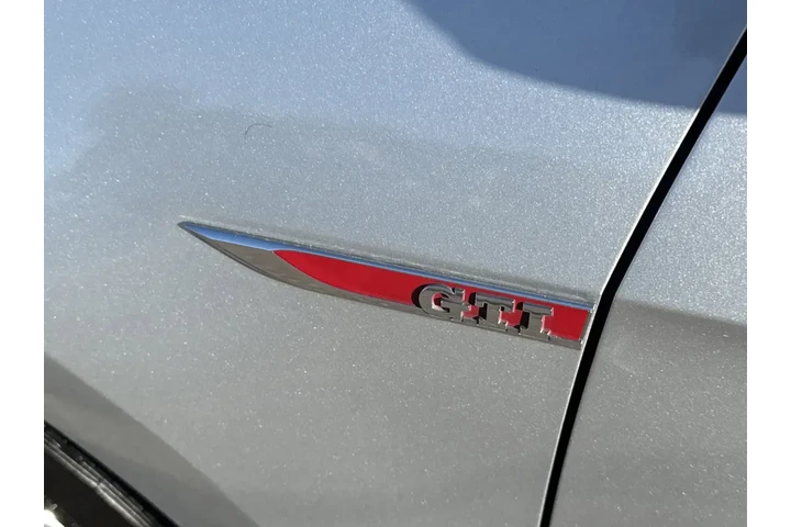 Volkswagen Golf GTI 2017 SE image 9