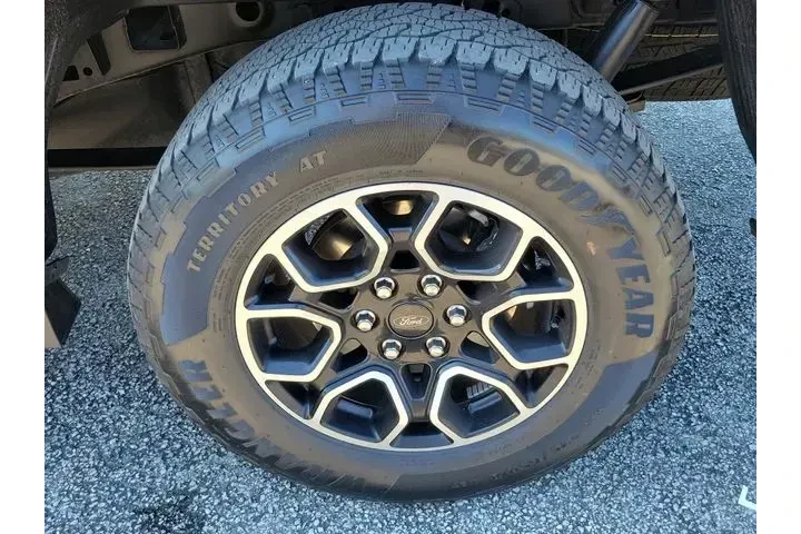 $39871 : Ford F-150 2023 4x4 XLT 4dr image 6