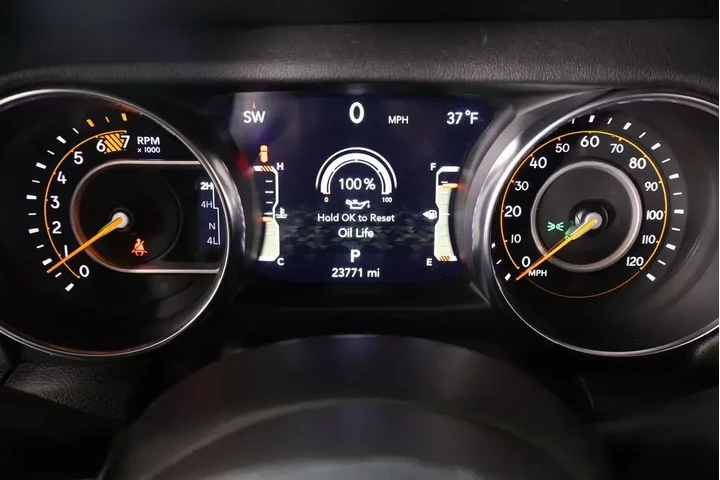 $35697 : Jeep Wrangler 2023 4x4 Sahar image 4