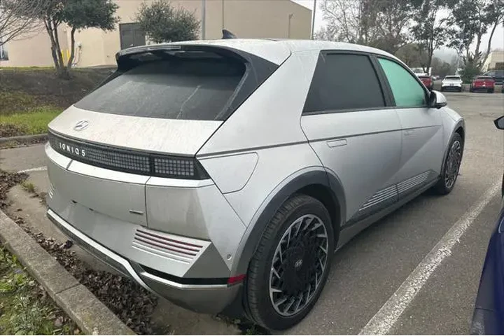 $34990 : Hyundai IONIQ 5 2024 AWD Lim image 3