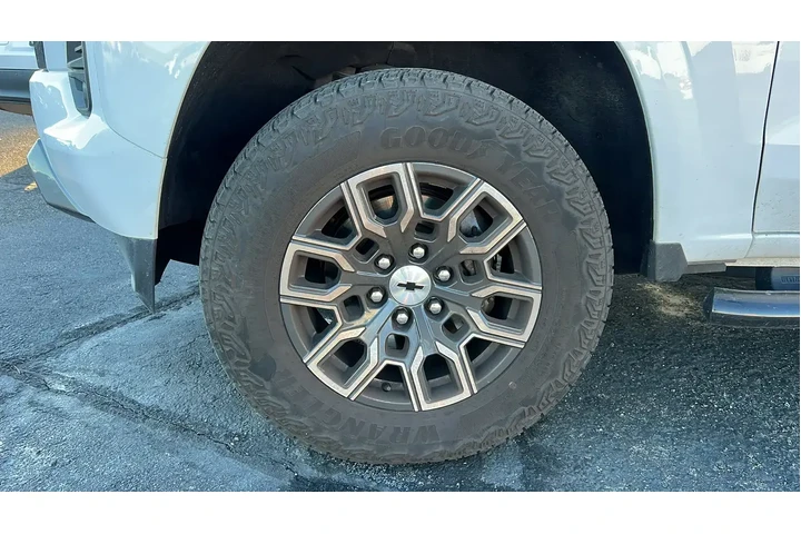 $38984 : Chevrolet Colorado 2023 4x4 image 2