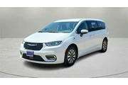 $25207 : Chrysler Pacifica Plug-In Hy thumbnail