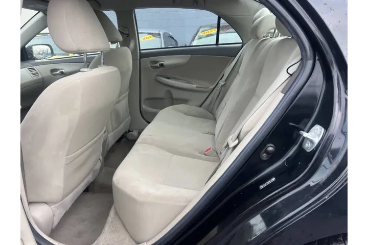 $7500 : 2010 Corolla LE image 9