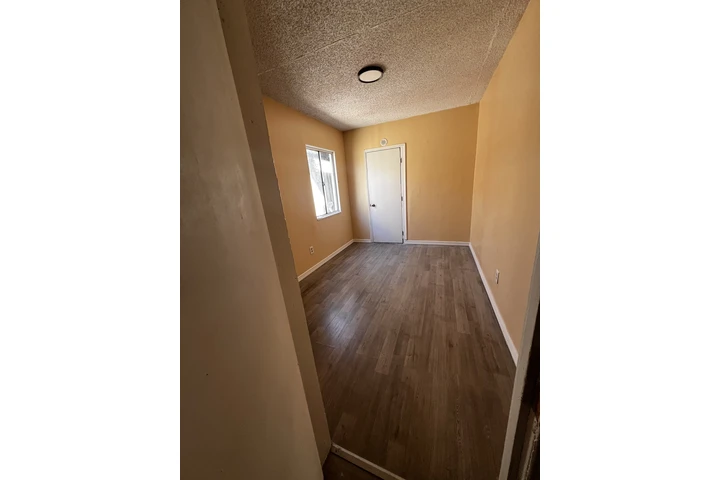 $900 : Cuarto privado de renta image 2