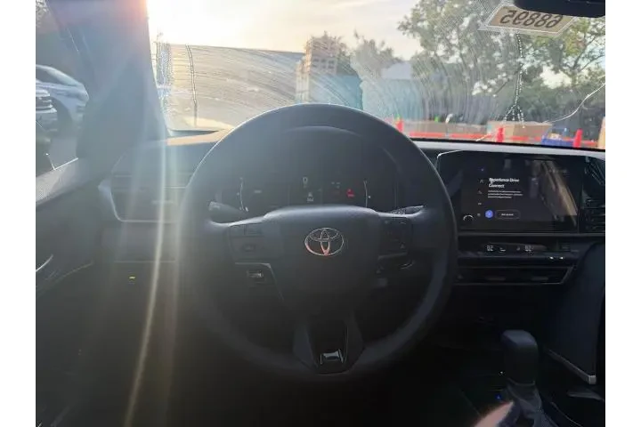$25800 : Toyota Camry 2025 LE 4dr Sed image 5