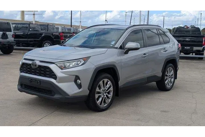 $18000 : Toyota RAV4 2019 XLE Premium image 7
