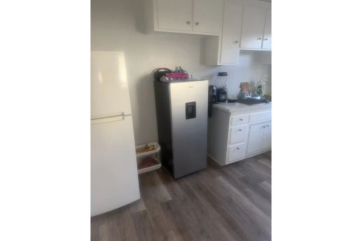 $1300 : Arriendo cuartos image 2