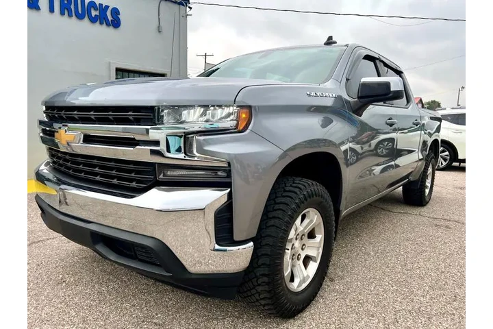 $29995 : 2020 Silverado 1500 LT Crew C image 4