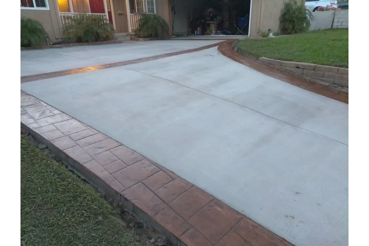 CONCRETE WORK/DRIVEWAYS image 8
