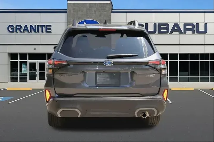 $38981 : Subaru Forester 2025 AWD Lim image 7