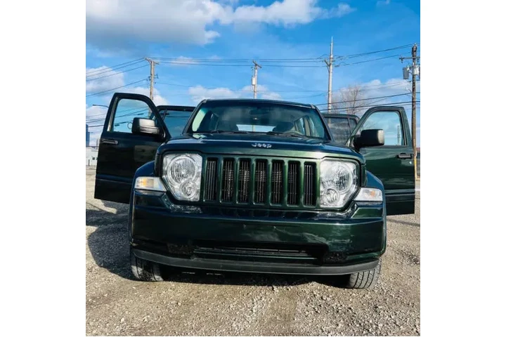 $7499 : 2011 Liberty Sport image 8