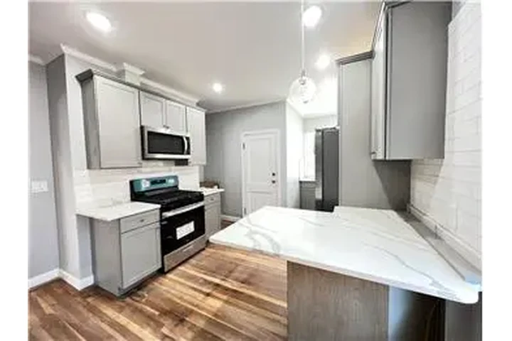 $3600 : Rental property with 3 bedro image 5