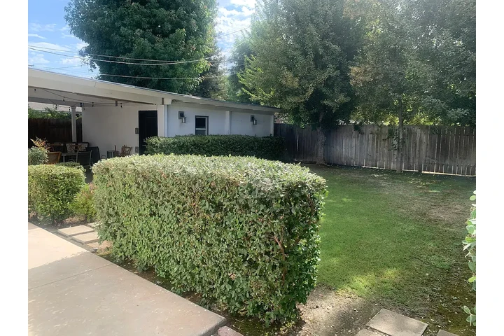 $1200 : Available 3 & 2 BEDROOM image 3