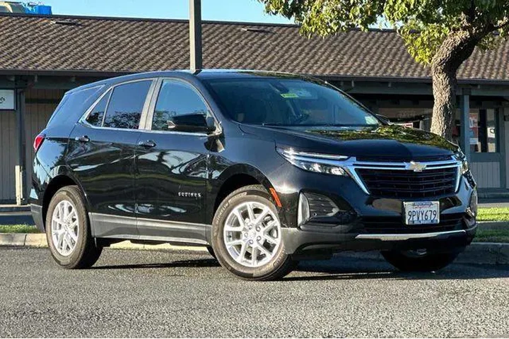 $21461 : Chevrolet Equinox 2024 LT 4d image 2