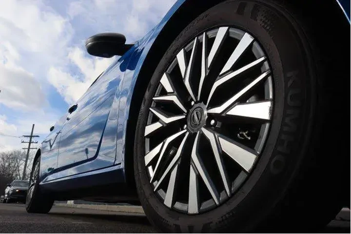 $19502 : Nissan Altima 2025 2.5 SV 4d image 10