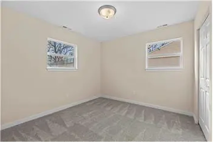 $700 : Rental property with 2 bedro image 10