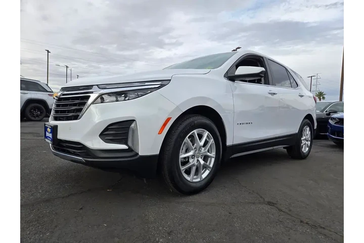 $20994 : Chevrolet Equinox 2024 LT 4d image 2